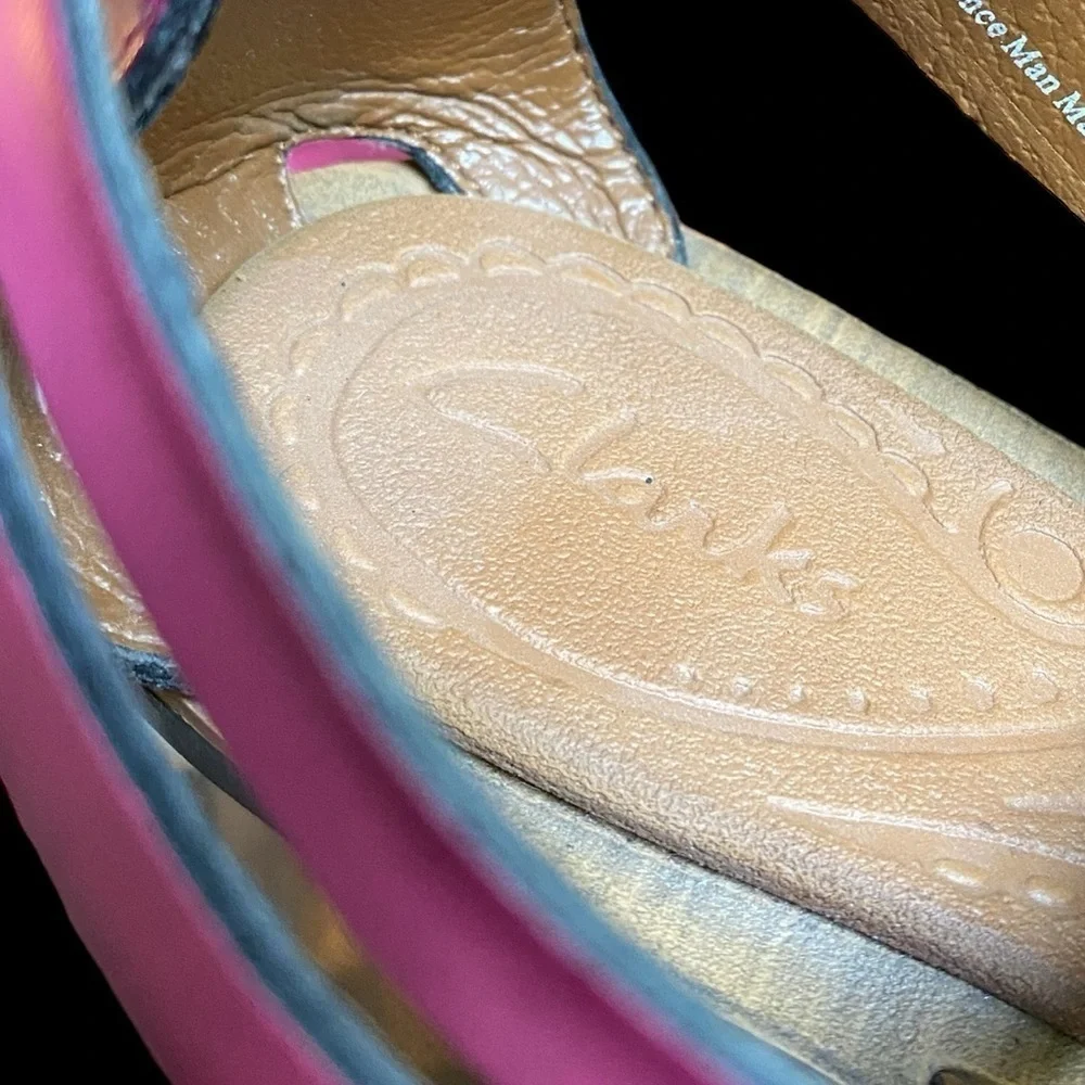 Clark’s-size 8 raspberry “Billie Jazz” sandals. Non slip sole. VG preowned!!